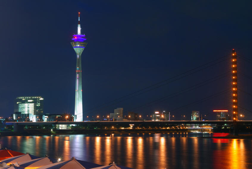 Nacht über Duesseldorf - msofficeclipart
